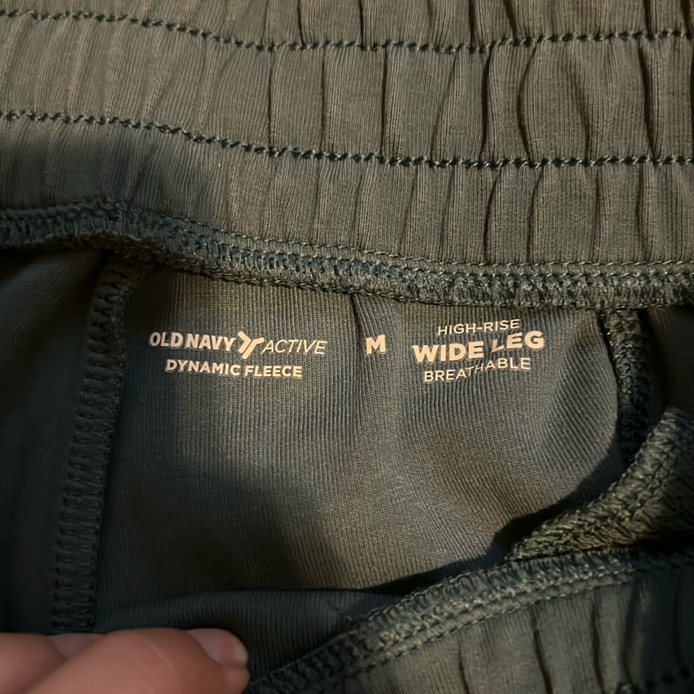 Old Navy Green Wide-Leg Track Pants‎ - Picture 6 of 6
